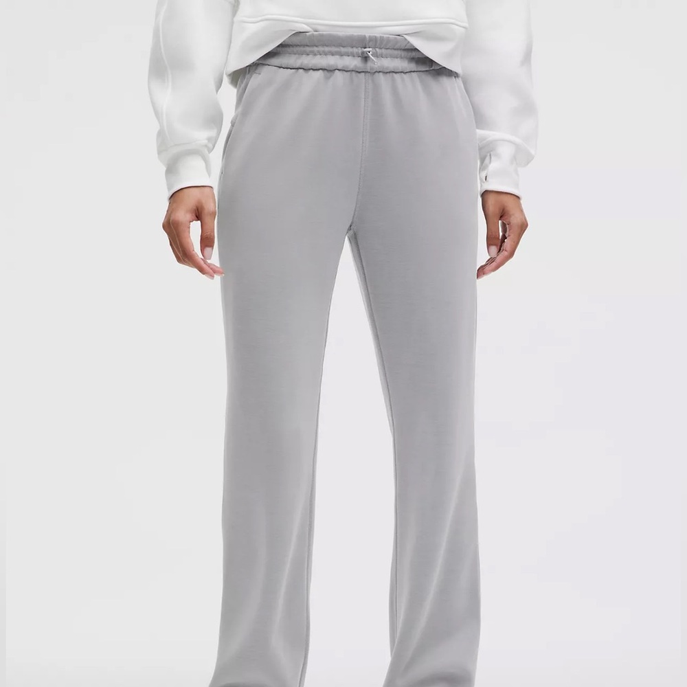 Lululemon Softstreme High Rise Pant
Regular